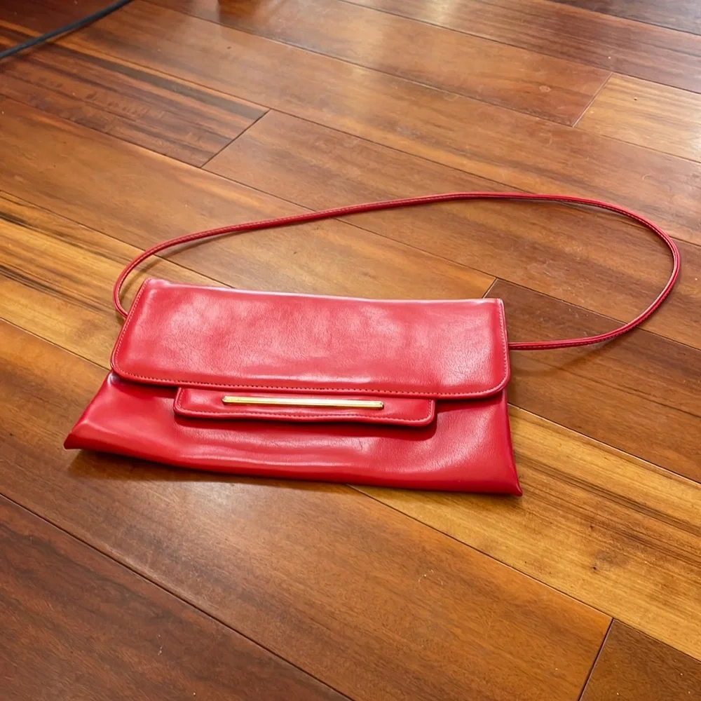 VINTAGE RED LEATHER HANDBAG - Picture 1 of 10